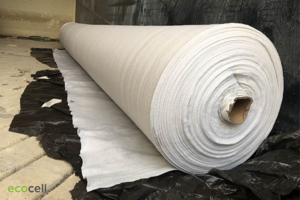Trồng cây bằng vải địa không dệt